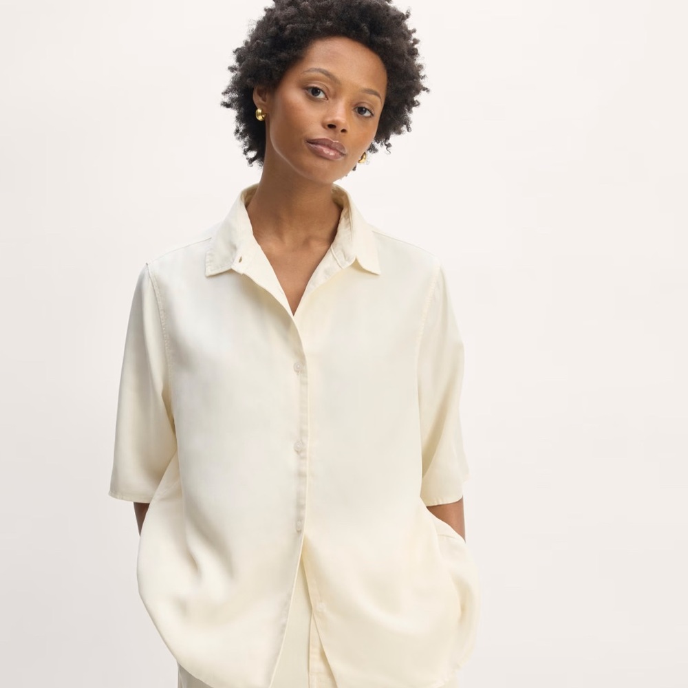 Everlane The Short-Sleeve Shirt in Bone